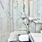 Apartment Arlettetrouville 40m2, 2 Pieces Hyper Centre Vue Pour 4 Personnes Avec Bebe, Arlette ! *