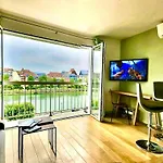 Apartment Arlettetrouville 40m2, 2 Pieces Hyper Centre Vue Pour 4 Personnes Avec Bebe, Arlette !