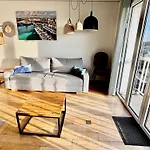 Arlettetrouville 40m2, 2 Pieces Hyper Centre Vue Pour 4 Personnes Avec Bebe, Arlette ! Apartment