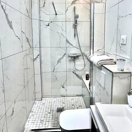 Apartman Arlettetrouville 40m2, 2 Pieces Hyper Centre Vue Pour 4 Personnes Avec Bebe, Arlette ! *